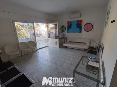 Casa com 3 Quartos para alugar, 200m² no São José, Aracaju