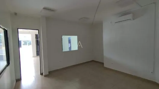 Conjunto Comercial / Sala para alugar, 82m² no Jardim Parizzotto, Toledo