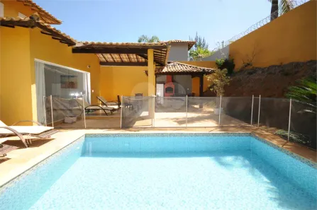 Casa com 4 Quartos para venda ou aluguel, 250m² no Ferradura, Armação dos Búzios