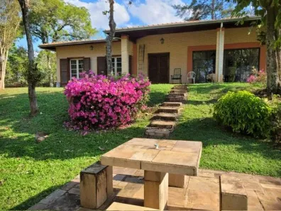Fazenda / Sítio / Chácara com 3 Quartos à venda, 150m² no Centro, Águas de São Pedro