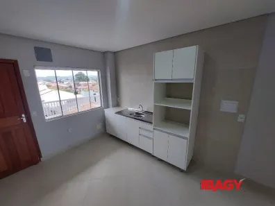 Kitnet para alugar, 24m² no Barra do Aririú, Palhoça