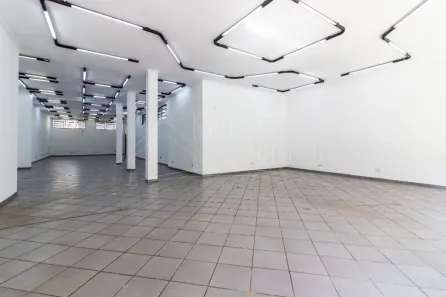 Loja / Salão / Ponto Comercial para alugar, 224m² no Centro, Araraquara