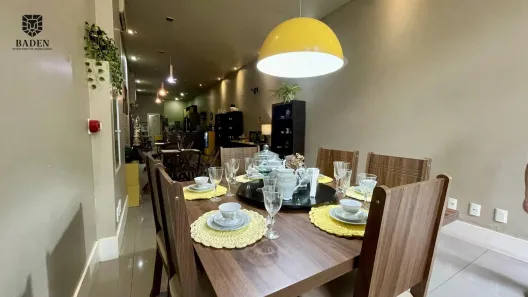 Loja / Salão / Ponto Comercial com 1 Quarto à venda, 70m² no Pioneiros, Balneário Camboriú