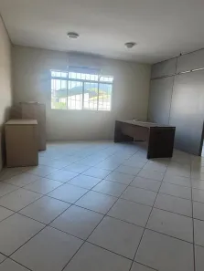 Galpão / Depósito / Armazém com 1 Quarto à venda, 300m² no Vila Amélia, São Sebastião