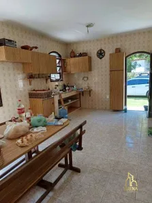 Casa com 3 Quartos para venda ou aluguel, 210m² no Jacaroá, Maricá