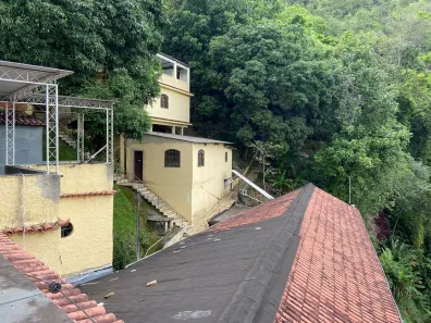 Fazenda / Sítio / Chácara com 10 Quartos à venda, 2000m² no Santo Antônio, Duque de Caxias