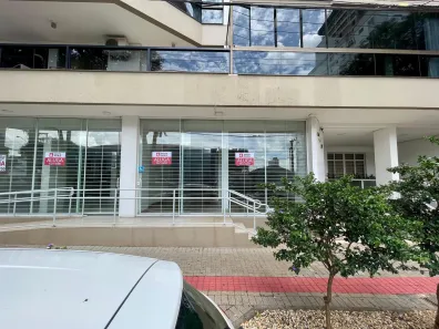 Conjunto Comercial / Sala para alugar, 120m² no Centro, Chapecó