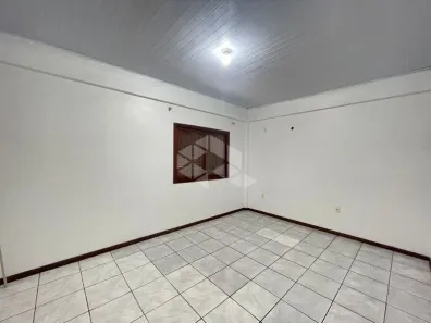 Casa com 2 Quartos para alugar, 200m² no Itararé, Santa Maria