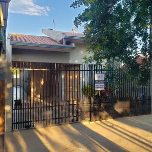 Casa com 3 Quartos para alugar, 72m² no Jardim São Clemente, Maringá