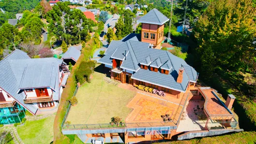 Casa de Condomínio com 6 Quartos para venda ou aluguel, 576m² no Lot Valeu Noiva, Campos do Jordão