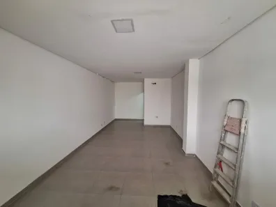 Casa Comercial para alugar, 35m² no Vila Santa Luzia, Taboão da Serra