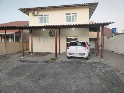 Hotel / Motel / Pousada com 3 Quartos para alugar, 99m² no Armação, Penha