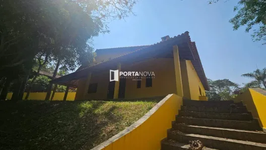 Fazenda / Sítio / Chácara com 3 Quartos para alugar, 341m² no Chácaras Ana Lúcia, Embu das Artes