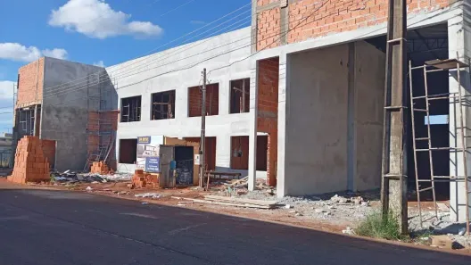 Conjunto Comercial / Sala para alugar, 58m² no Vila Edio, Arapongas