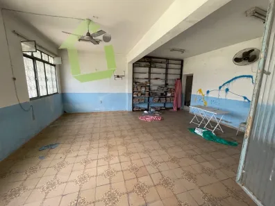 Prédio Inteiro para alugar, 895m² no Cabral, Nilópolis