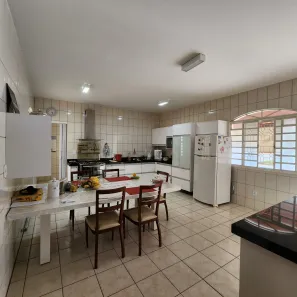 Casa de Condomínio com 3 Quartos à venda, 510m² no Região dos Lagos, Brasília