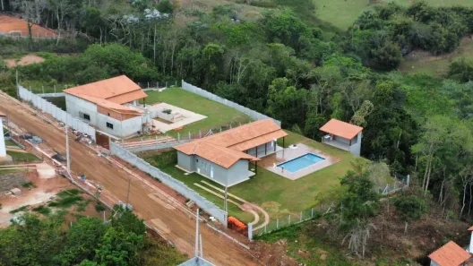 Fazenda / Sítio / Chácara com 3 Quartos à venda, 600m² no , Igaratá