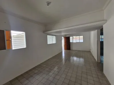 Casa com 3 Quartos para alugar, 360m² no Jardim São Paulo, Recife
