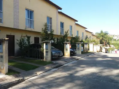 Sobrado com 2 Quartos à venda, 125m² no Jardim Waldez, Mairinque