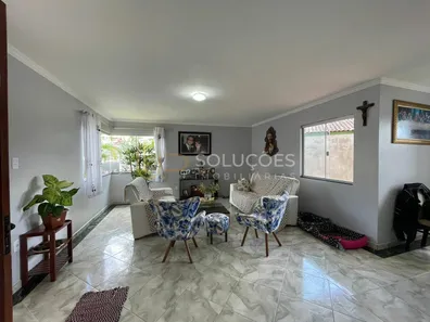 Sobrado com 4 Quartos à venda, 370m² no Região dos Lagos, Brasília