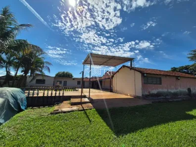 Fazenda / Sítio / Chácara com 4 Quartos à venda, 346m² no Jardim Del Rei, Araraquara