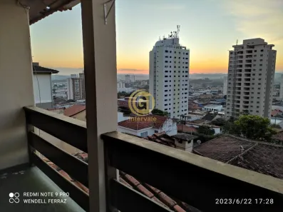 Sobrado com 3 Quartos à venda, 150m² no Vila Aprazível, Jacareí