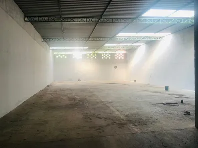 Loja / Salão / Ponto Comercial para alugar, 320m² no Vila Carvalho (Vila Inhomirim), Magé