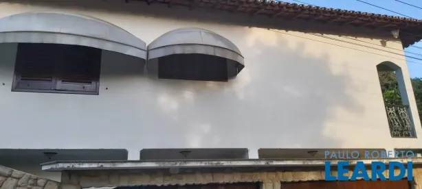 Sobrado com 3 Quartos à venda, 280m² no Vila Pasti, Louveira