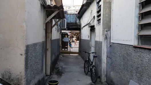 Casa de Vila com 2 Quartos para alugar, 60m² no Mutondo, São Gonçalo
