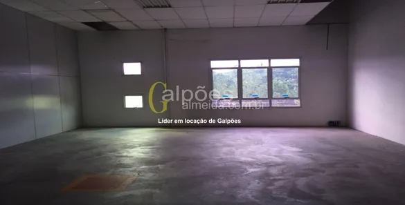 Galpão / Depósito / Armazém para alugar, 1600m² no Santa Fé, Osasco