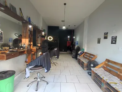 Loja / Salão / Ponto Comercial à venda, 30m² no Aterrado, Volta Redonda