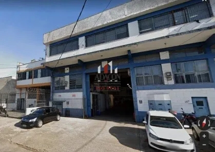 Galpão / Depósito / Armazém à venda, 700m² no Navegantes, Porto Alegre