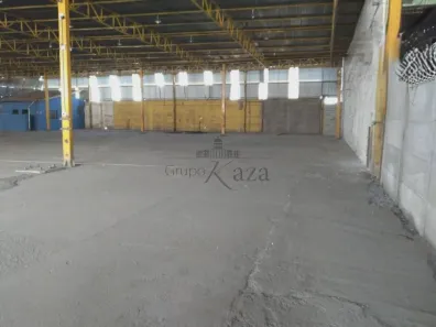 Galpão / Depósito / Armazém com 2 Quartos para venda ou aluguel, 1564m² no Ipiranga, Pindamonhangaba