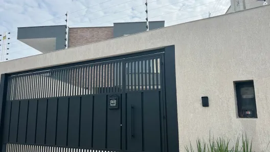 Sobrado com 3 Quartos para alugar, 165m² no Indaiá, Bertioga