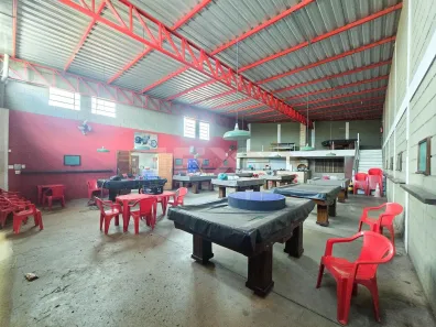 Galpão / Depósito / Armazém à venda, 218m² no Manoel Valinhas, Divinópolis