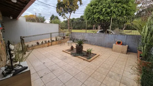 Casa com 3 Quartos à venda, 160m² no Conjunto Habitacional Maria Cecília Serrano de Oliveira, Londrina