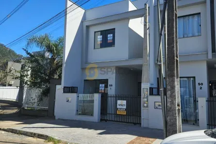 Casa com 2 Quartos para alugar, 77m² no João Pessoa, Jaraguá do Sul
