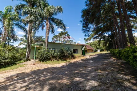 Fazenda / Sítio / Chácara com 10 Quartos à venda, 2000m² no Lagoa Grande, Embu-Guaçu