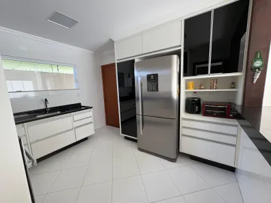 Casa de Condomínio com 4 Quartos à venda, 180m² no Buraquinho, Lauro de Freitas