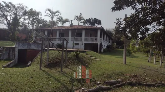 Fazenda / Sítio / Chácara com 4 Quartos à venda, 360m² no , Sarapuí