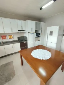 Casa com 3 Quartos para alugar, 181m² no Jardim Angélica, Criciúma