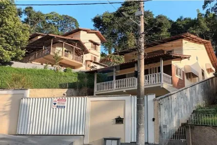 Casa com 4 Quartos à venda, 240m² no Centro, Bom Jardim