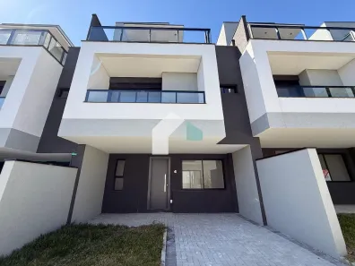 Sobrado com 3 Quartos à venda, 129m² no São Lourenço, Curitiba
