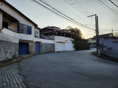 Casa com 2 Quartos à venda, 86m² no Vila Militar, Petrópolis