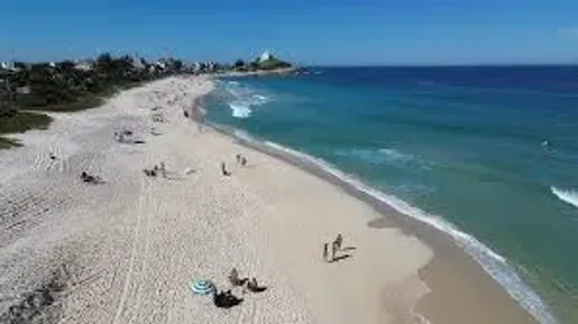 Casa com 2 Quartos para alugar, 210m² no Gravatá, Saquarema