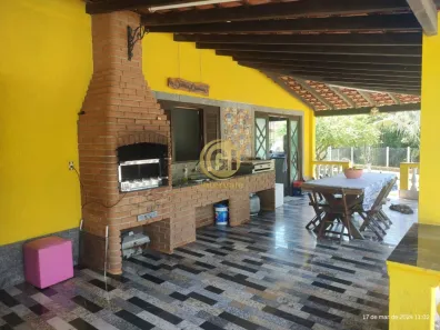 Fazenda / Sítio / Chácara com 3 Quartos à venda, 1500m² no Piracangaguá, Taubaté