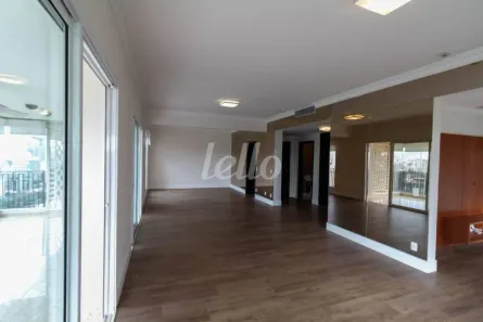 Apartamento com 2 Quartos para alugar, 241m² no Jardim Panorama, São Paulo