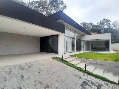 Casa de Condomínio com 3 Quartos para venda ou aluguel, 180m² no Cumbari, Mairiporã