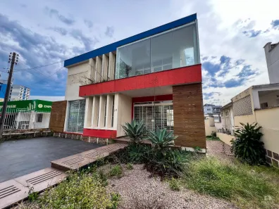 Casa com 6 Quartos para alugar, 289m² no Centro, Criciúma