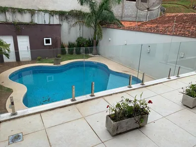Casa de Condomínio com 3 Quartos para venda ou aluguel, 334m² no Vila Mike, São Roque